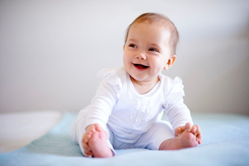 Bé học ngồi độc lập, một cột mốc quan trọng trong các tuần wonder week của bé