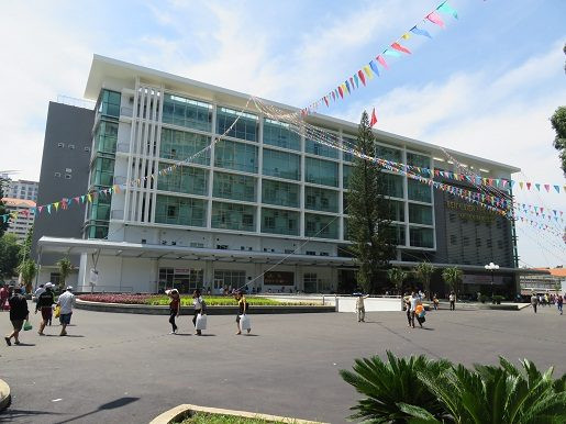 Bệnh nhi và phụ huynh tại khu khám bệnh Bệnh viện Nhi Đồng Nguyễn Du