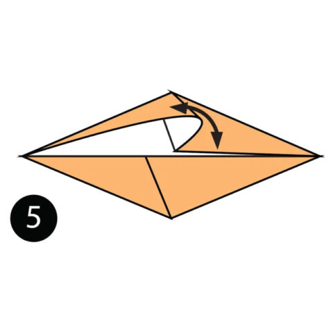 Bước 5: Đẩy giấy phẳng xuống tạo hình "Tai Thỏ" trong origami