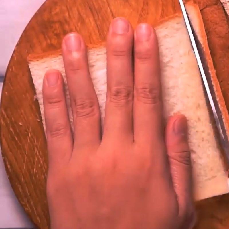 Cà rốt đã gọt vỏ và rửa sạch, sẵn sàng chế biến cháo bánh mì cho bé