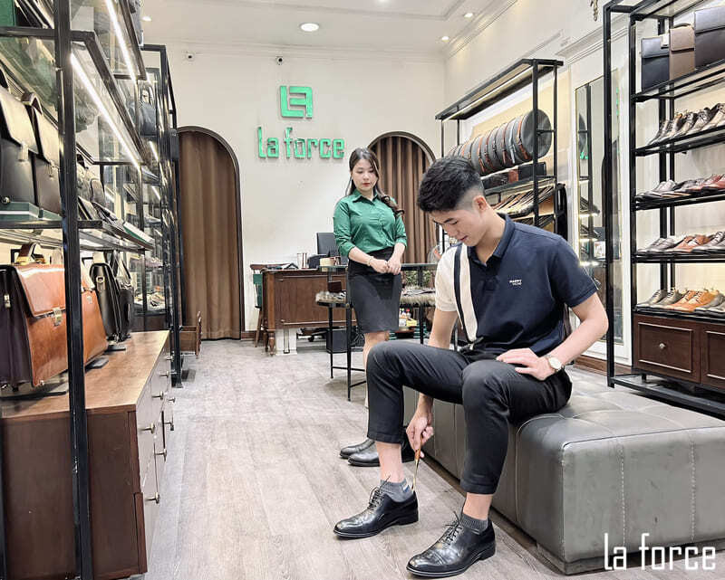 Các mẫu giày trẻ em đa dạng
