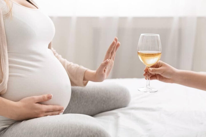 Các thức uống bà bầu cần tránh trong thai kỳ để đảm bảo an toàn