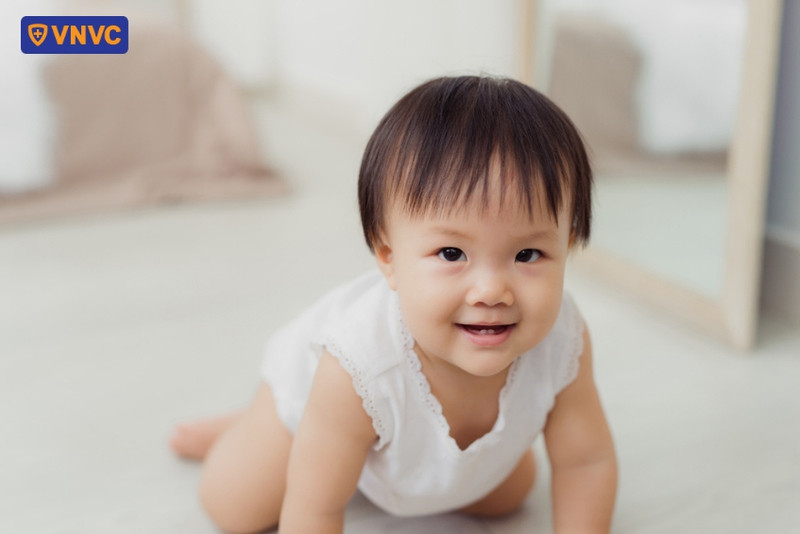 Cách hạ sốt cho trẻ sau khi tiêm phòng bằng cách mặc đồ thoải mái