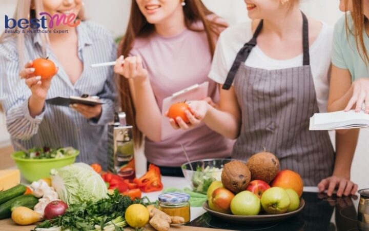 Dinh dưỡng lành mạnh hỗ trợ điều trị da mặt bong tróc, hiểu rõ bong tróc da mặt là bệnh gì để có chế độ ăn phù hợp
