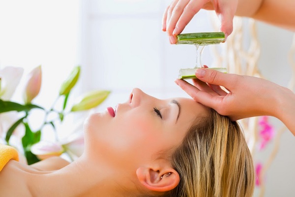Công thức trị mụn thâm trên mặt với gel nha đam tươi