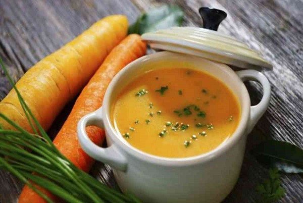 Cháo lươn cà rốt giàu vitamin A, hỗ trợ phát triển thị giác và miễn dịch cho bé