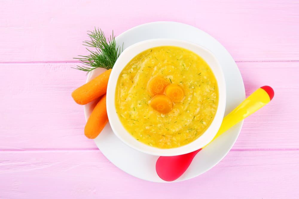 Chén cháo cà rốt trứng gà hạt sen, món ăn dinh dưỡng khi nấu cháo hạt sen cho bé