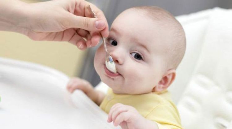 Chọn lựa gia vị cho bé ăn dặm 6 tháng an toàn và khoa học