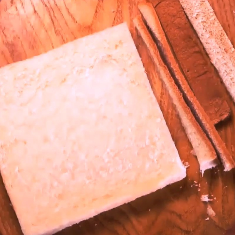 Chuẩn bị bánh mì và cà rốt đã sơ chế cho món cháo bánh mì cà rốt