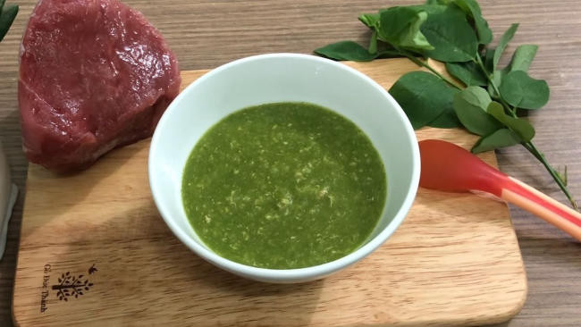 Công thức cháo thịt bò rau ngót thanh mát, bổ dưỡng cho bé