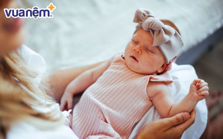 Đặt Tên Con Gái Hay Và Ý Nghĩa: Cẩm Nang Toàn Diện Giúp Cha Mẹ Lựa Chọn
