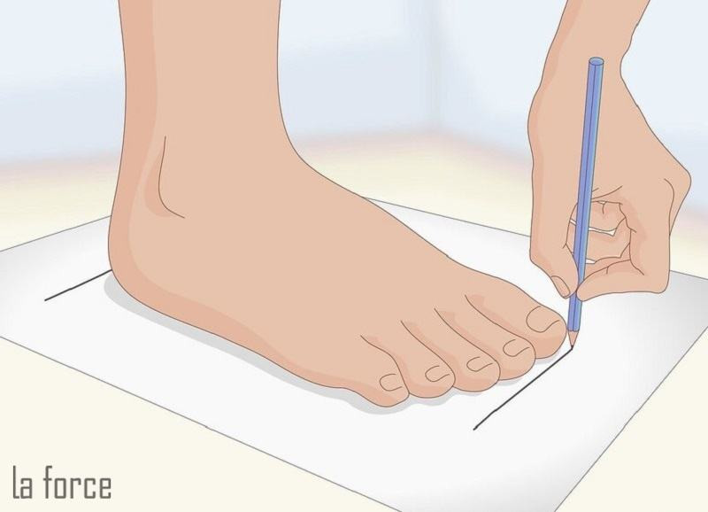 Đo size giày US cho trẻ em bằng giấy và thước