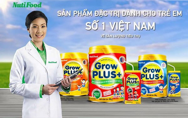 Đội ngũ chuyên gia NutiFood nghiên cứu công thức sữa Grow Plus đỏ
