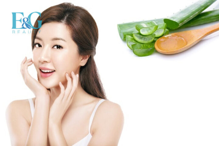 Dưỡng ẩm cho da khô tại nhà bằng nha đam tươi mát