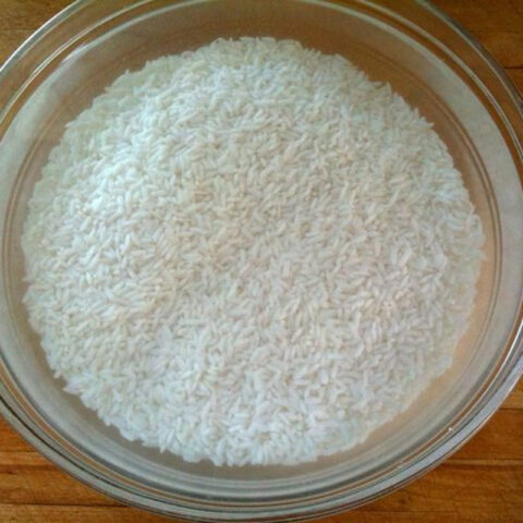 Gạo đã ngâm sẵn sàng nấu cháo