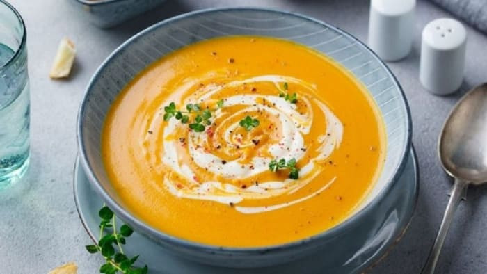 Giá trị dinh dưỡng của cháo thịt bò khoai lang cho bé, hình ảnh minh họa món ăn dặm bổ dưỡng