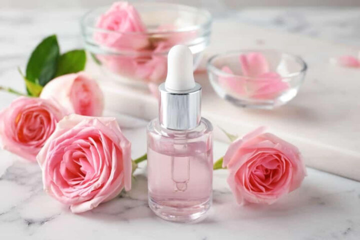 Giải mã nước hoa hồng có phải toner không qua thành phần