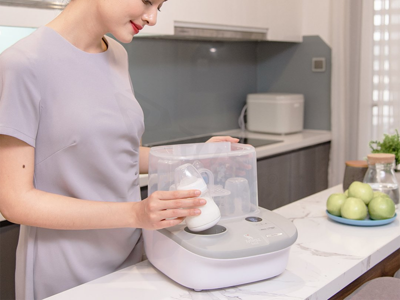 Giới thiệu máy hâm sữa Moaz Bebe với thiết kế hiện đại và màu sắc trang nhã