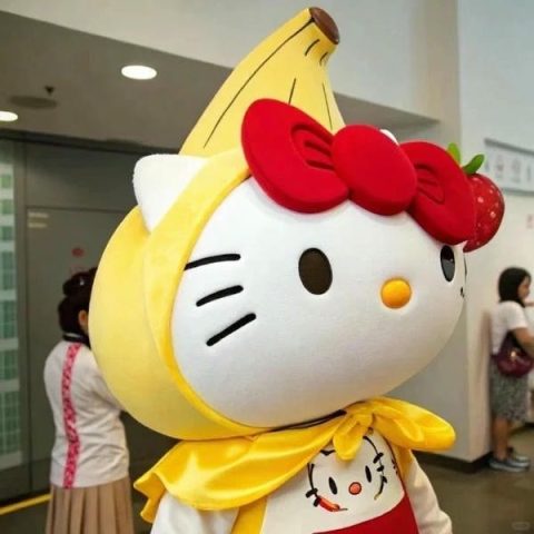 Hình ảnh Hello Kitty dễ thương cười tươi, mang đến niềm vui cho người nhìn.
