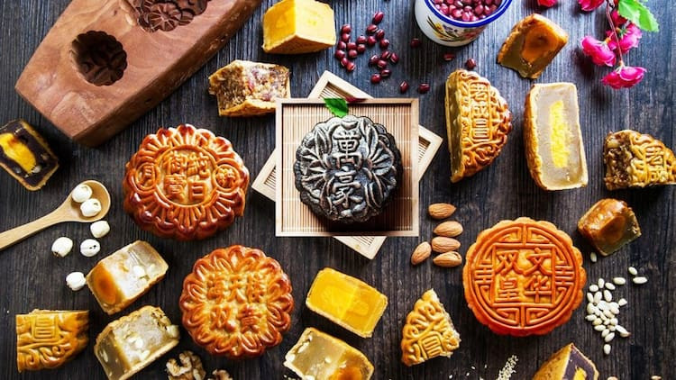 Hộp bánh trung thu sang trọng, món quà ý nghĩa trong dịp Tết đoàn viên
