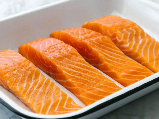 Cá Hồi Áp Chảo Xì Dầu: Công Thức Ngon Chuẩn Vị Cho Mọi Gia Đình