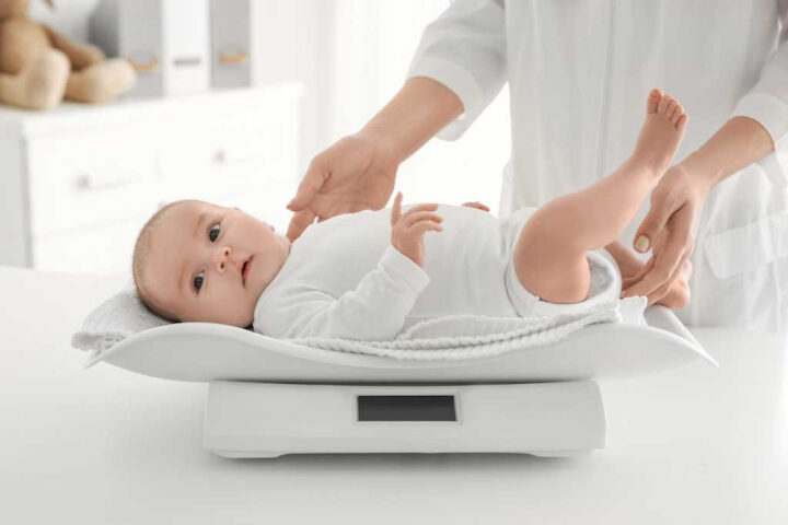Hướng dẫn cách đo chiều cao cho trẻ dưới 3 tuổi nằm đúng chuẩn để có kết quả chính xác cho bảng chiều cao cân nặng của trẻ