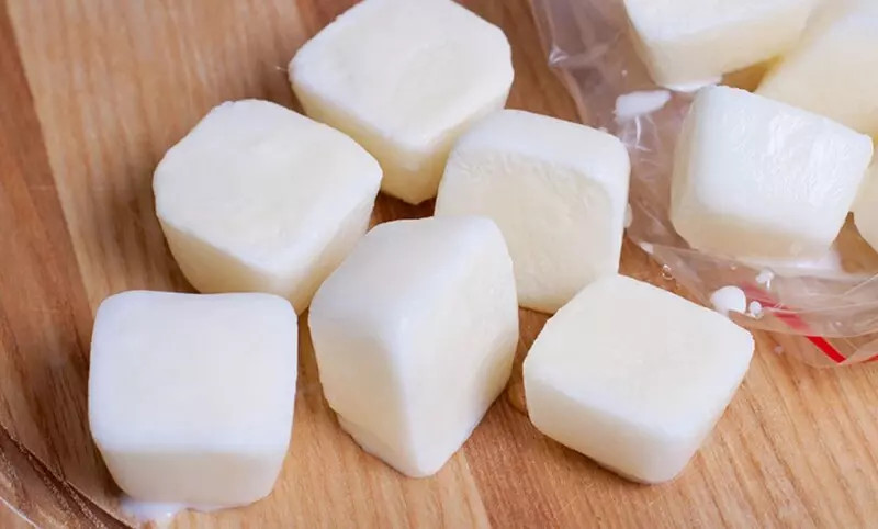 Hướng dẫn sử dụng viên sữa chua đông đá đắp mặt để làm trắng da tự nhiên