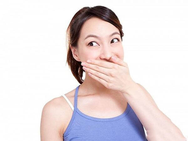 Kiêng cữ sau sinh theo dân gian: Hạn chế nói nhiều