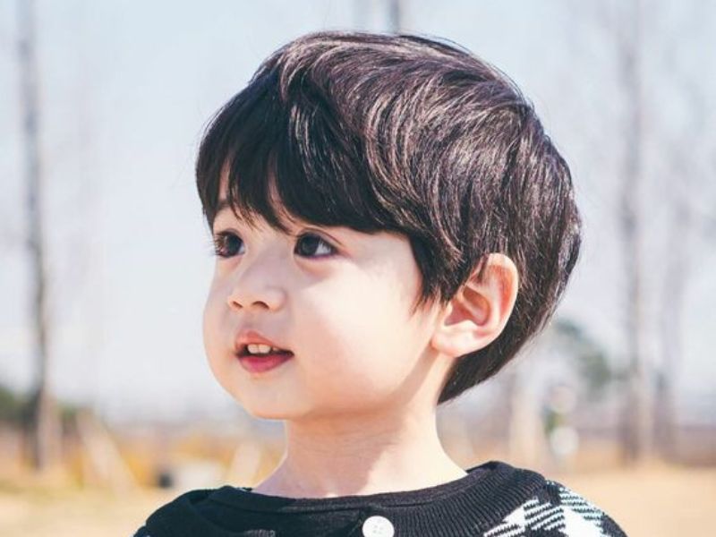 Kiểu Tóc Hàn Quốc Cho Bé Trai: Xu Hướng & Cách Chăm Sóc Toàn Diện