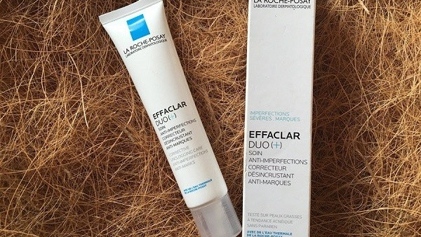 La Roche-Posay Duo+ là sản phẩm kem dưỡng trị mụn trứng cá hiệu quả, thường được dùng sau serum để tối ưu hiệu quả chăm sóc da.