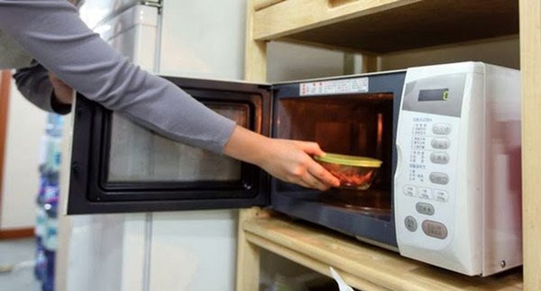 làm hoa khô vẫn giữ màu nhanh chóng bằng lò vi sóng