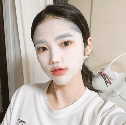Lợi ích tuyệt vời của mặt nạ giấy giúp da căng bóng kết hợp sữa tươi và vitamin E