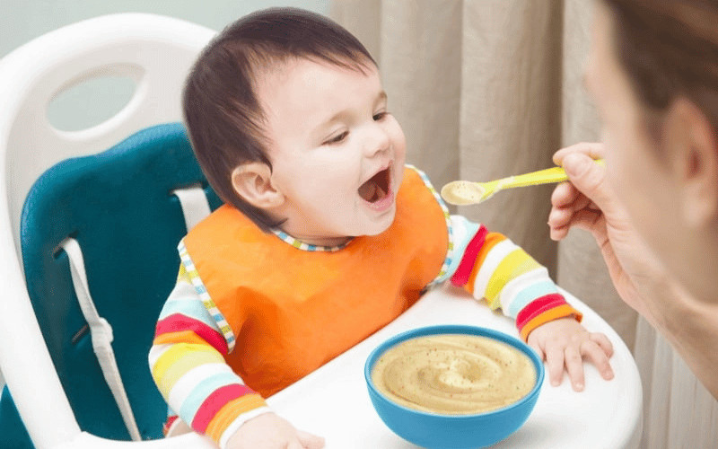 Lời khuyên chuyên gia về cách chăm sóc và bảo vệ tầm nhìn của trẻ sơ sinh