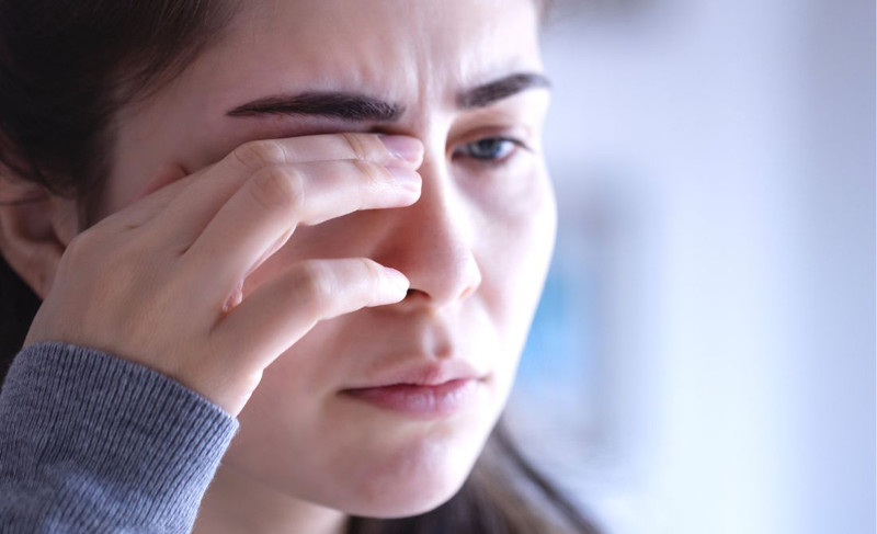 Lựa chọn kem chống nắng phù hợp để ngăn ngừa tình trạng bôi kem chống nắng bị cay mắt