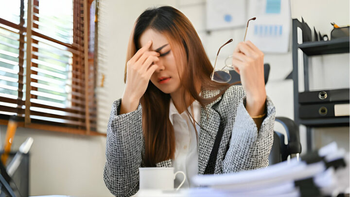 Massage mắt giúp giảm căng thẳng cho đôi mắt