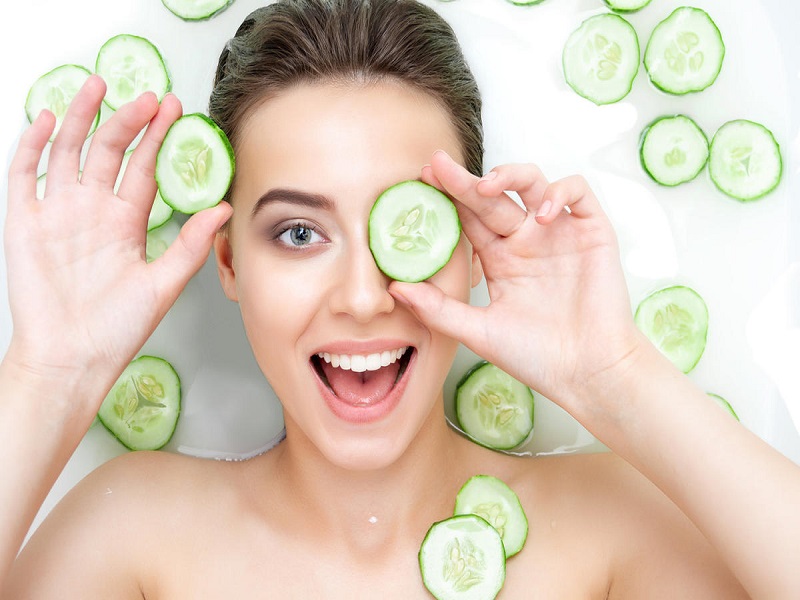 Mặt nạ dưa leo và sữa chua trị mụn cho da dầu mùa đông