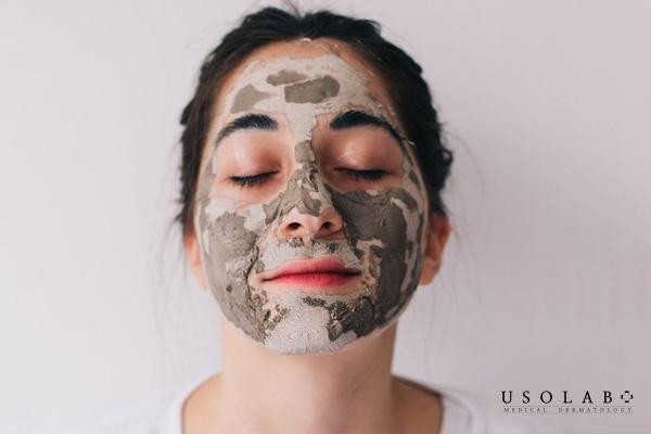 Mặt nạ đất sét giúp thanh lọc da sâu, mang lại làn da thông thoáng và khỏe mạnh
