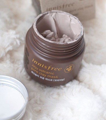 Mặt nạ đất sét Innisfree Super Volcanic Pore Clay Mask kiểm soát dầu và trị mụn đầu đen