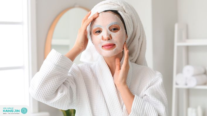 Đắp Mặt Nạ Bằng Sữa Chua Không Đường: Bí Quyết Da Đẹp Rạng Ngời