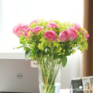 Những Mẫu Cắm Hoa Hồng Đẹp Nhất: Bí Quyết Trang Trí Tươi Mới