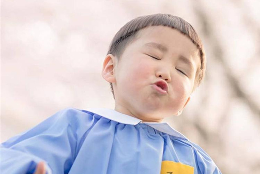 Kiểu Tóc Bé Trai Mặt Tròn: Hướng Dẫn Toàn Diện Từ Chuyên Gia