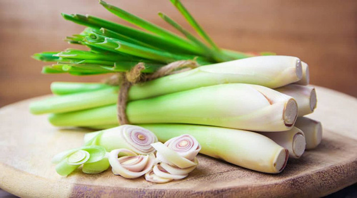 Mẹ bầu 3 tháng đầu ăn sả được nhưng với một lượng vừa đủ