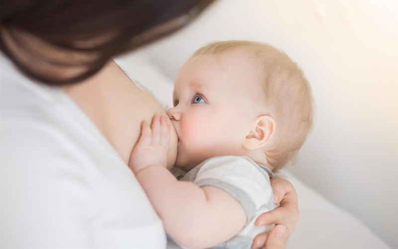 Mấy Tháng Thì Cho Trẻ Uống Thêm Sữa Ngoài: Hướng Dẫn Chi Tiết