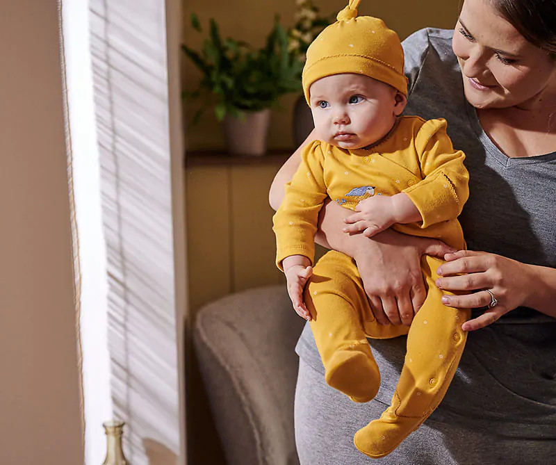 Có Nên Đội Mũ Cho Trẻ Sơ Sinh Khi Ngủ? Chuyên Gia Giải Đáp