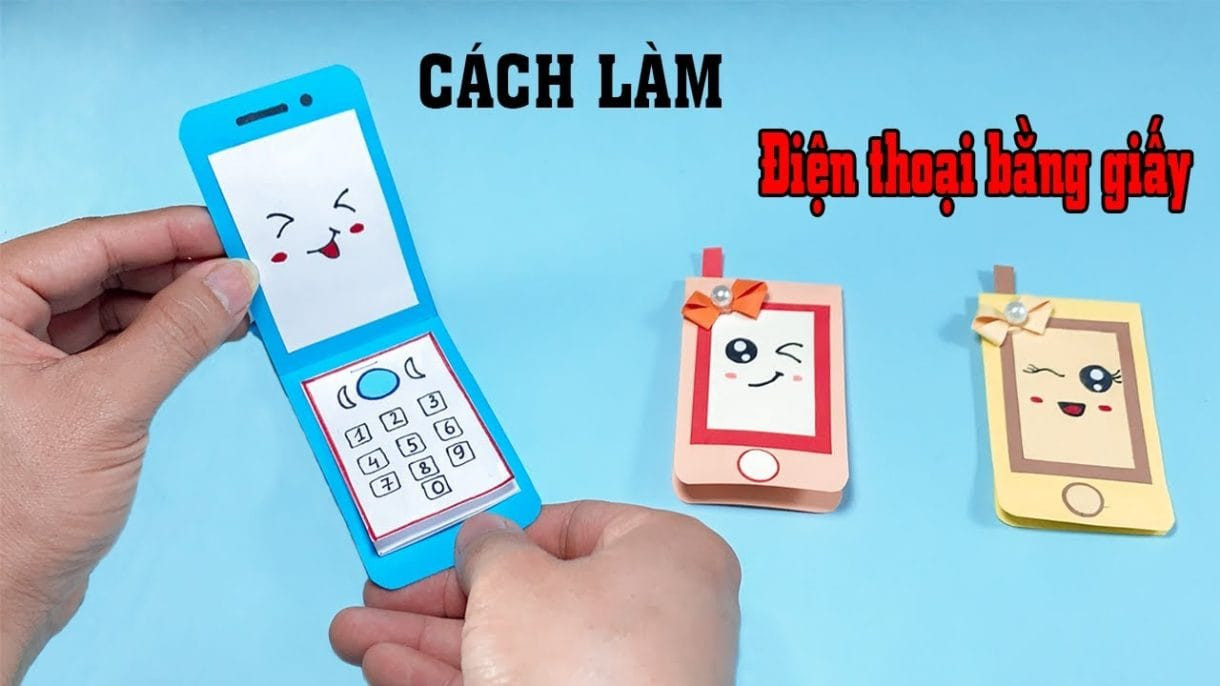 Mô hình điện thoại thông minh handmade bằng giấy, thể hiện sự sáng tạo trong việc tái hiện vật dụng hàng ngày.