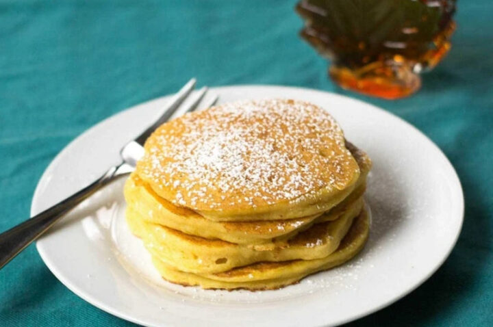 Món bánh pancake khoai lang tím bổ dưỡng tại nhà