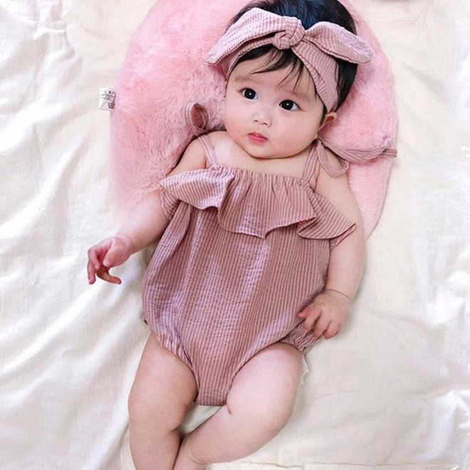 Một bức tranh phong cảnh thiên nhiên tươi đẹp với mây trời và sông nước, gợi ý các bộ thủ tốt để đặt tên con gái năm 2024