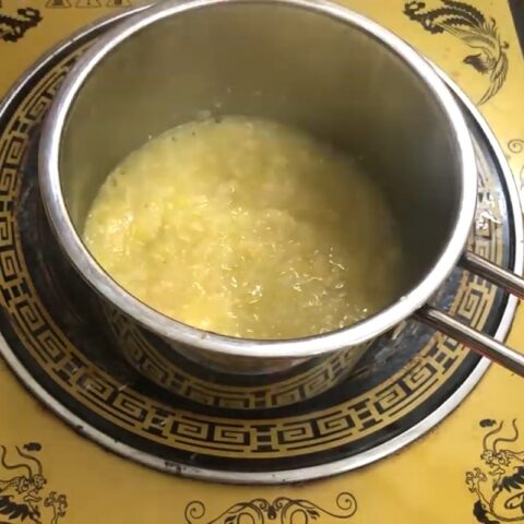 Thêm rau mồng tơi vào cháo