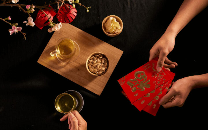 Nên mua quà gì tặng người yêu - Hộp quà màu đỏ