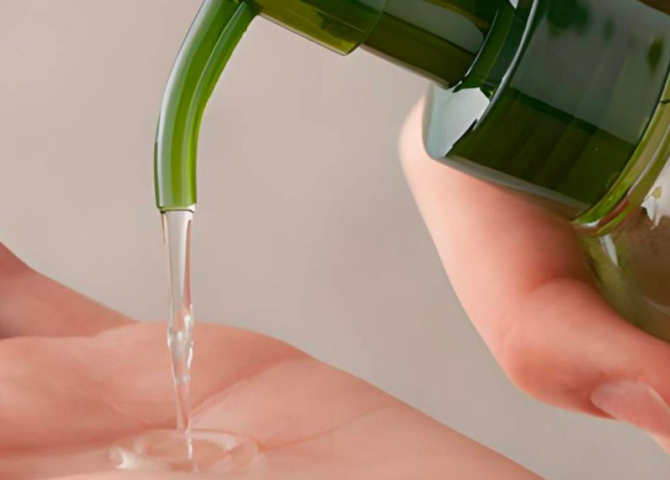 Các loại dầu tẩy trang phổ biến và cách sử dụng